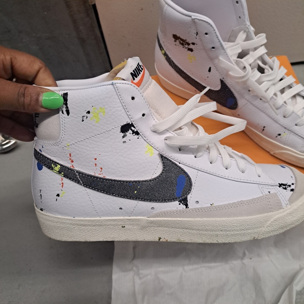 Shoe - Picture 2 of 3